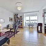 Stille og hyggelig lejlighed